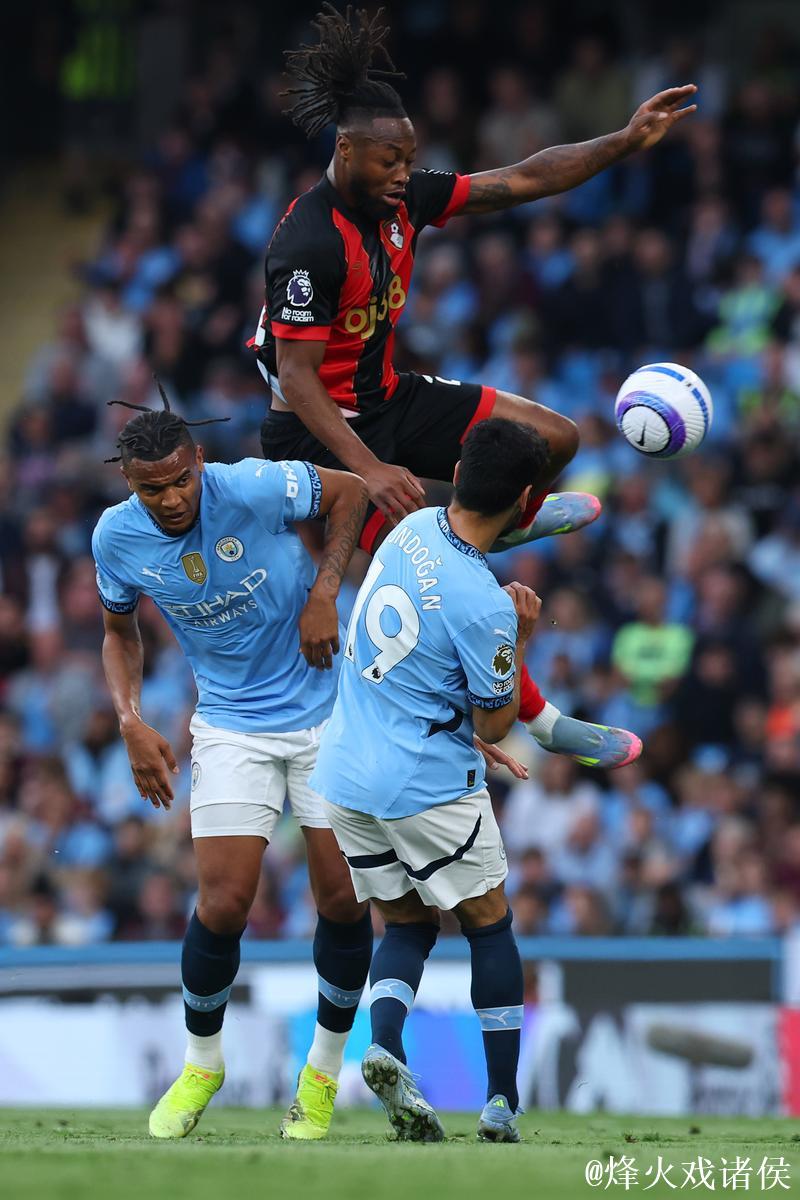 英超精彩对决:曼联两度领先难守,4-4战平伯恩茅斯 英超精彩对决:曼联两度领先难守,4-4战平伯恩茅斯